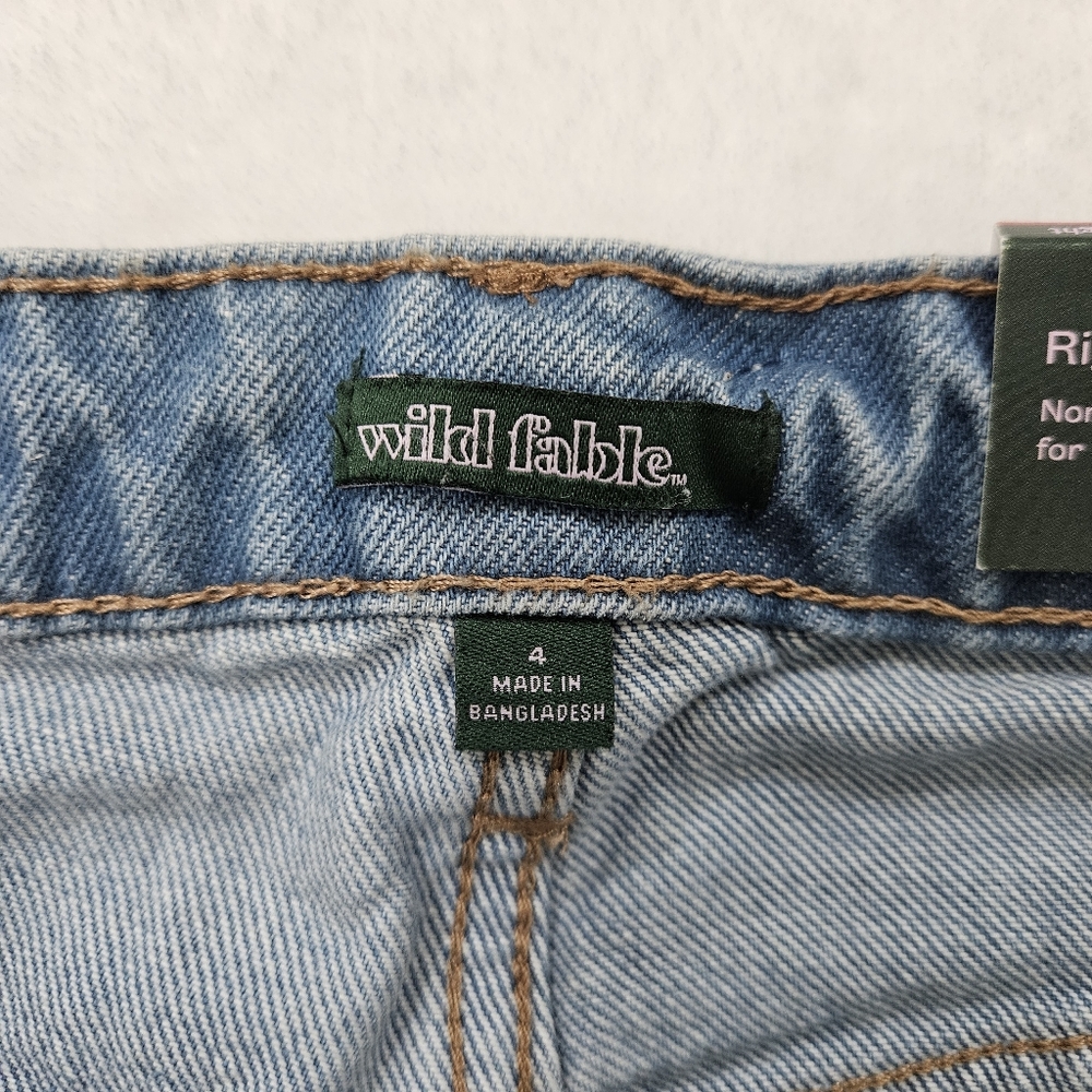 Wild Fable Mid-Rise 90s Relaxed Straight Leg Multi-Tone Jeans in Blue - Picture 4 of 9